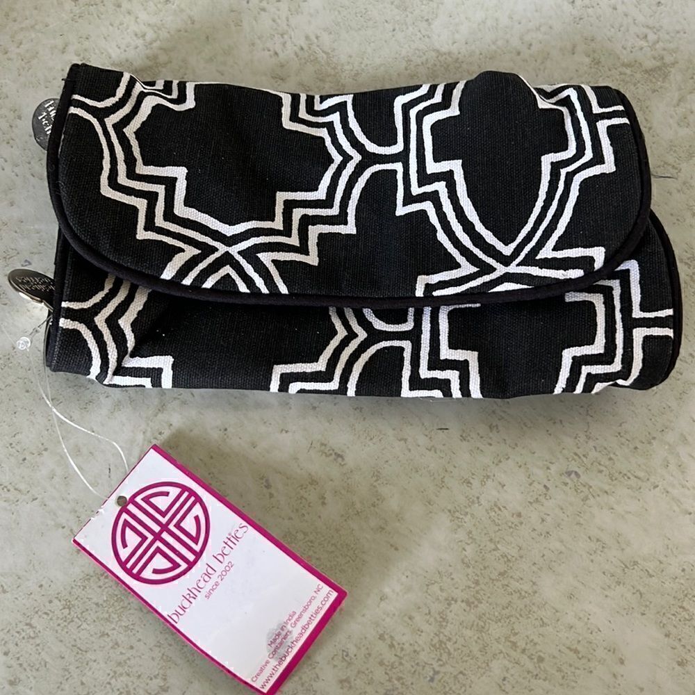 Buckhead Bettie’s Geo Lattice Jewelry Roll NWT